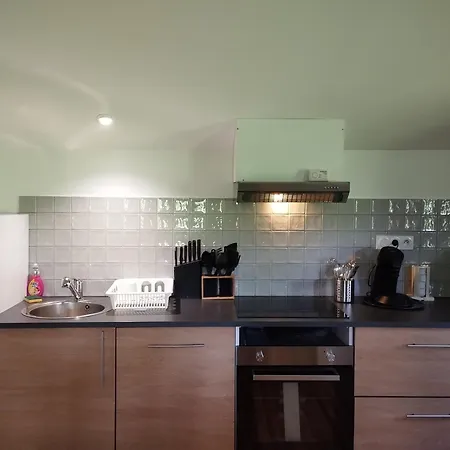 Chez L'Apiculteur. Holiday home Saint-Flour (Puy-de-Dome)